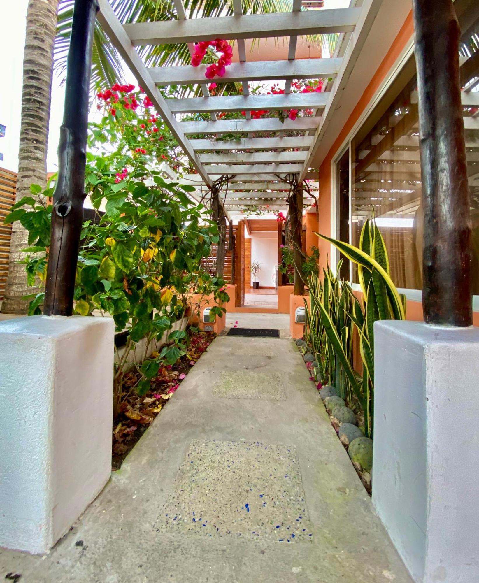 Torre Mar Galapagos Boutique Suites Puerto Ayora  Buitenkant foto