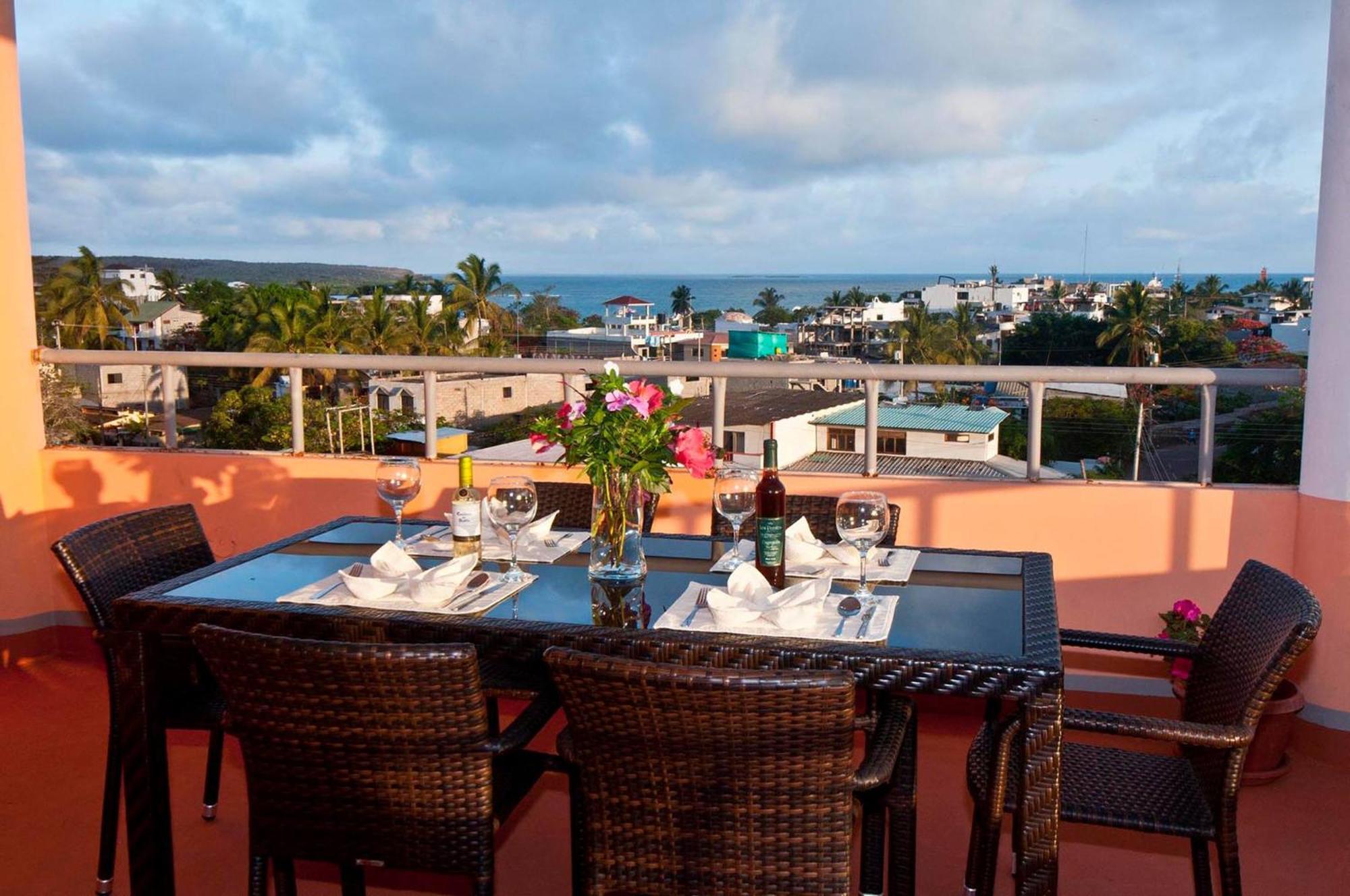 Torre Mar Galapagos Boutique Suites Puerto Ayora  Buitenkant foto