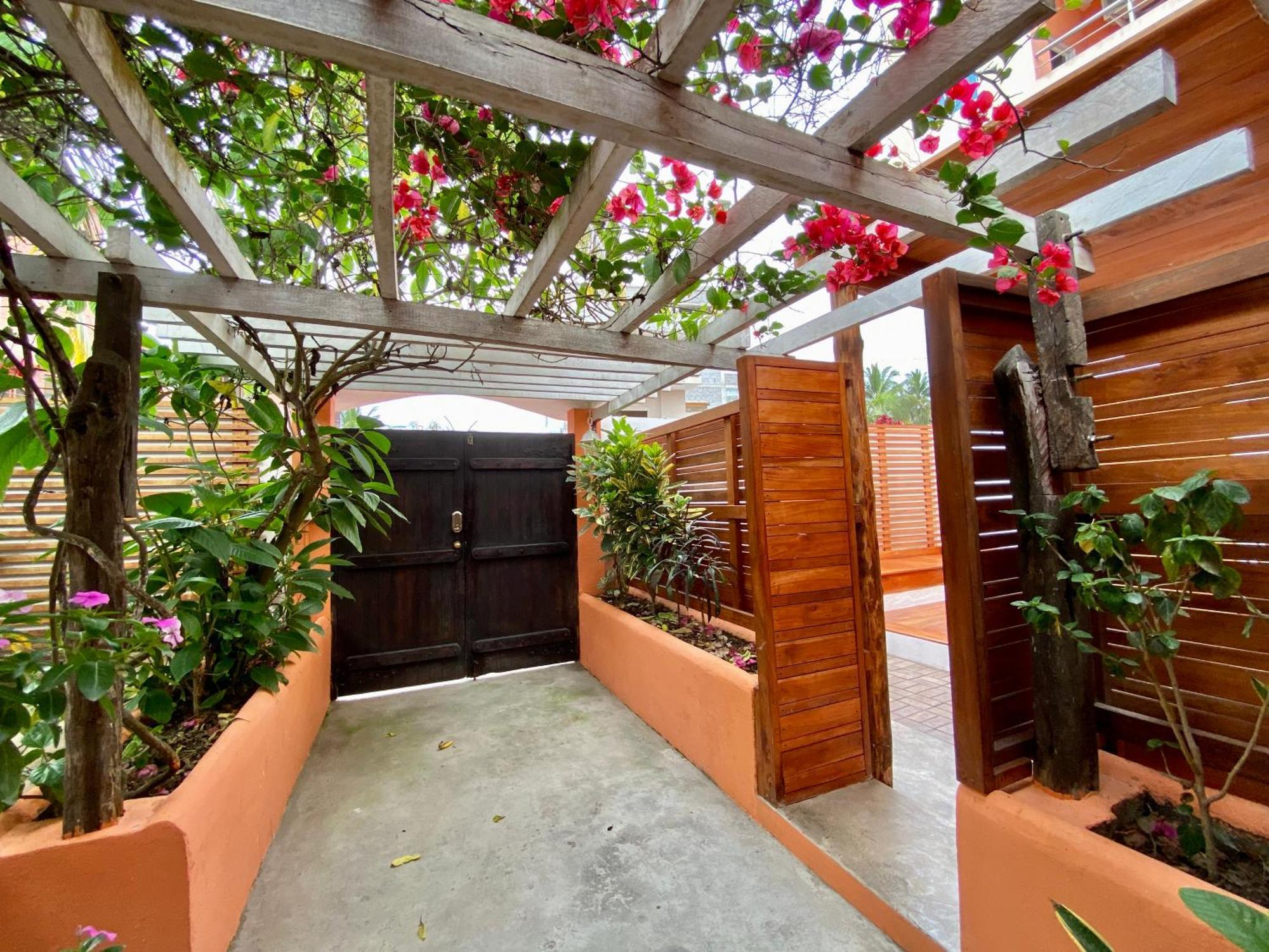 Torre Mar Galapagos Boutique Suites Puerto Ayora  Buitenkant foto